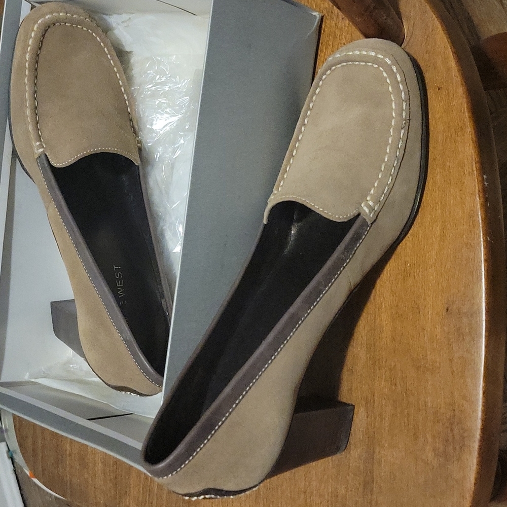 Nine West - Picture 2 of 4